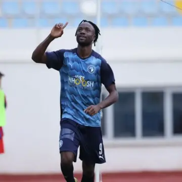 تحرك عاجل من بيراميدز للتعاقد مع بديل لفيستون ماييلي